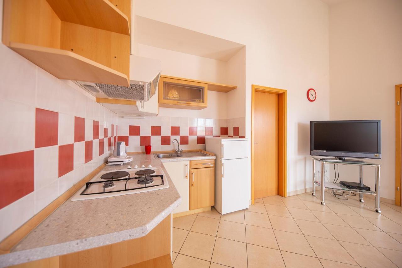 Apartments Leonarda Муртер Екстериор снимка